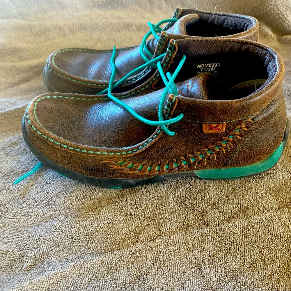 Twisted x driving Mocs size 7.5
